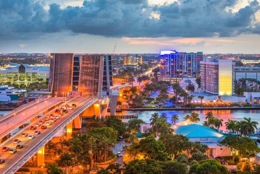 Fort,Lauderdale,,Florida,,Usa,Skyline,Drawbridge,At,Dusk.