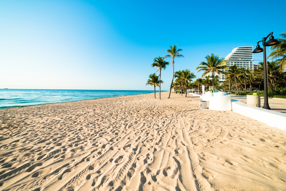 Fort,Lauderdale,South,Florida,Beach,With,No,One,On,It